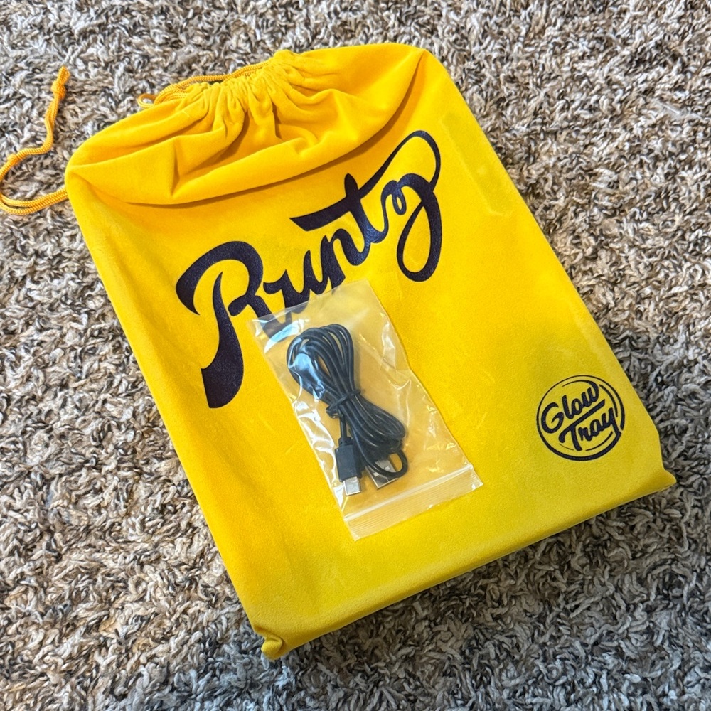 OG Runtz Light Up Rolling Tray - Picture 2 of 3